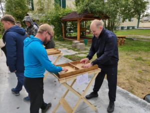 Игра Эластик. Аренда деревянных игр на праздник в Иркутске.